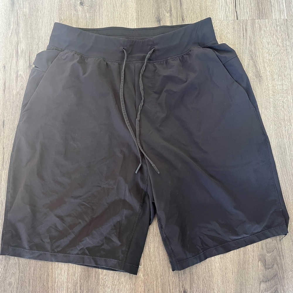 Black lululemon shorts 7in, men’s medium
